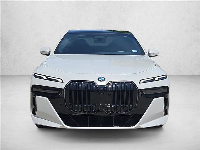 Used 2024 BMW 760i xDrive AWD/4WD image 2