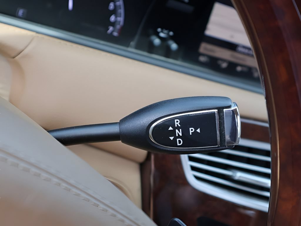 Used 2011 Mercedes-Benz CL 550 4MATIC image 32