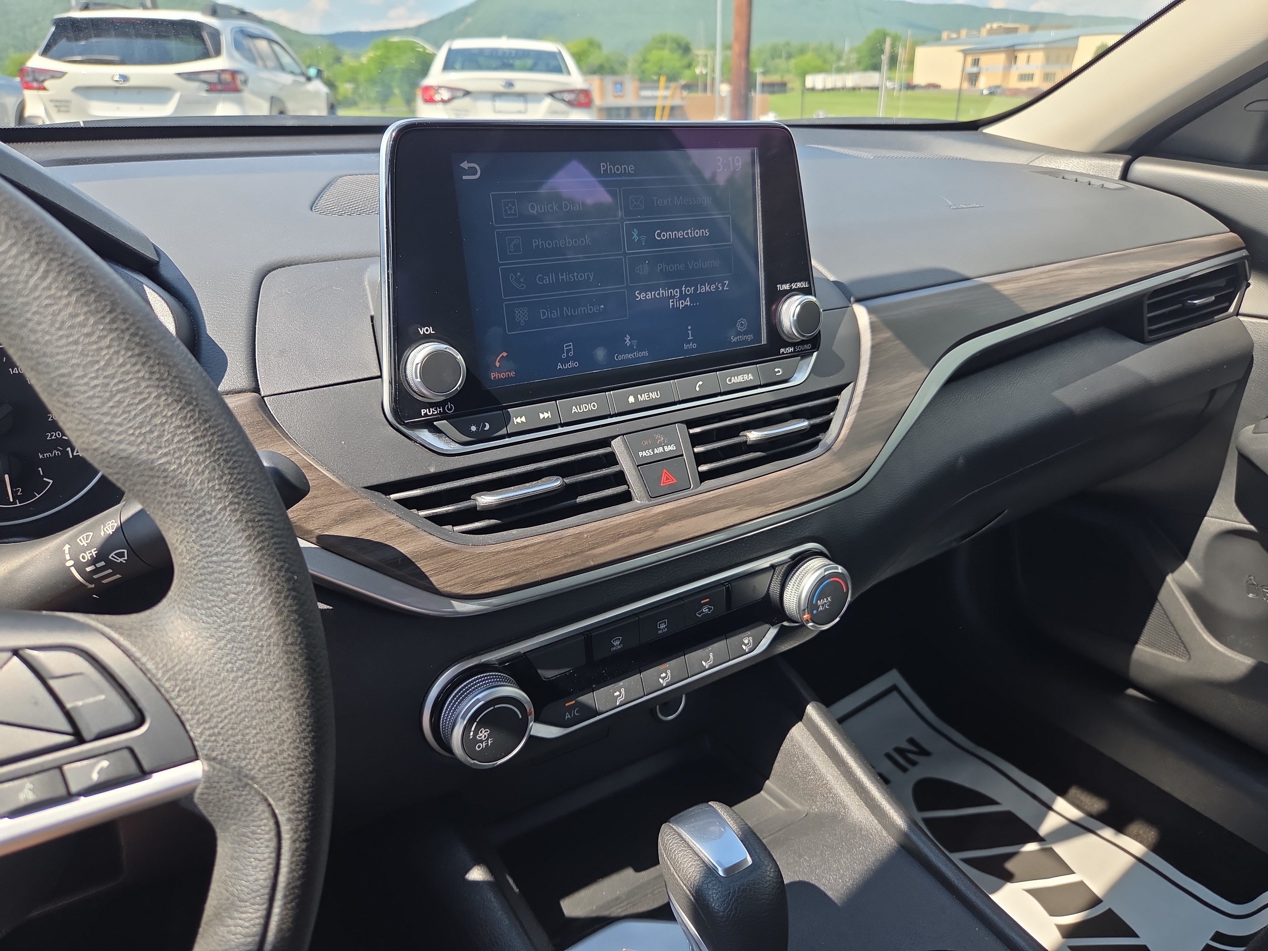 Used 2025 Nissan Altima 2.5 SV FWD image 22