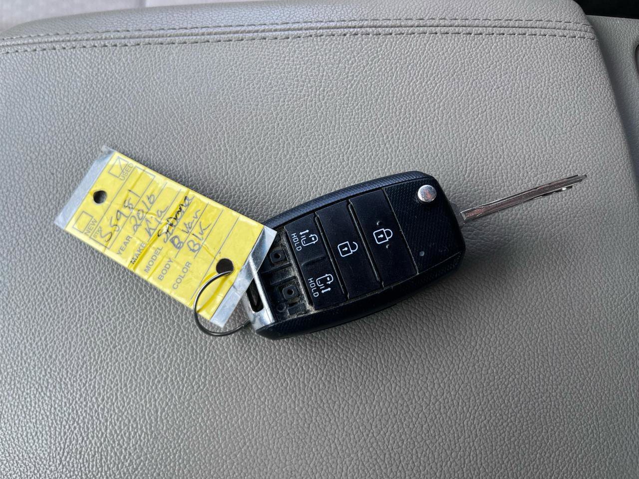 Used 2016 Kia Sedona LX w/ Option Group 020 FWD image 37