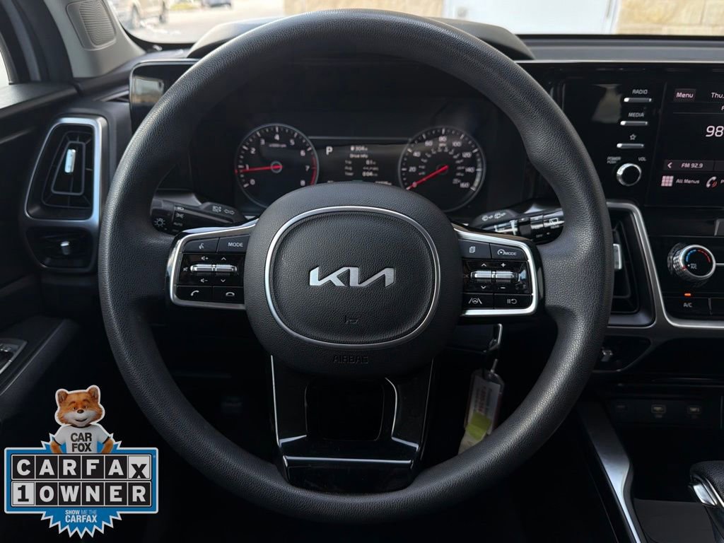 Used 2023 Kia Sorento LX image 12