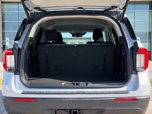 New 2026 Ford Explorer Active RWD image 50