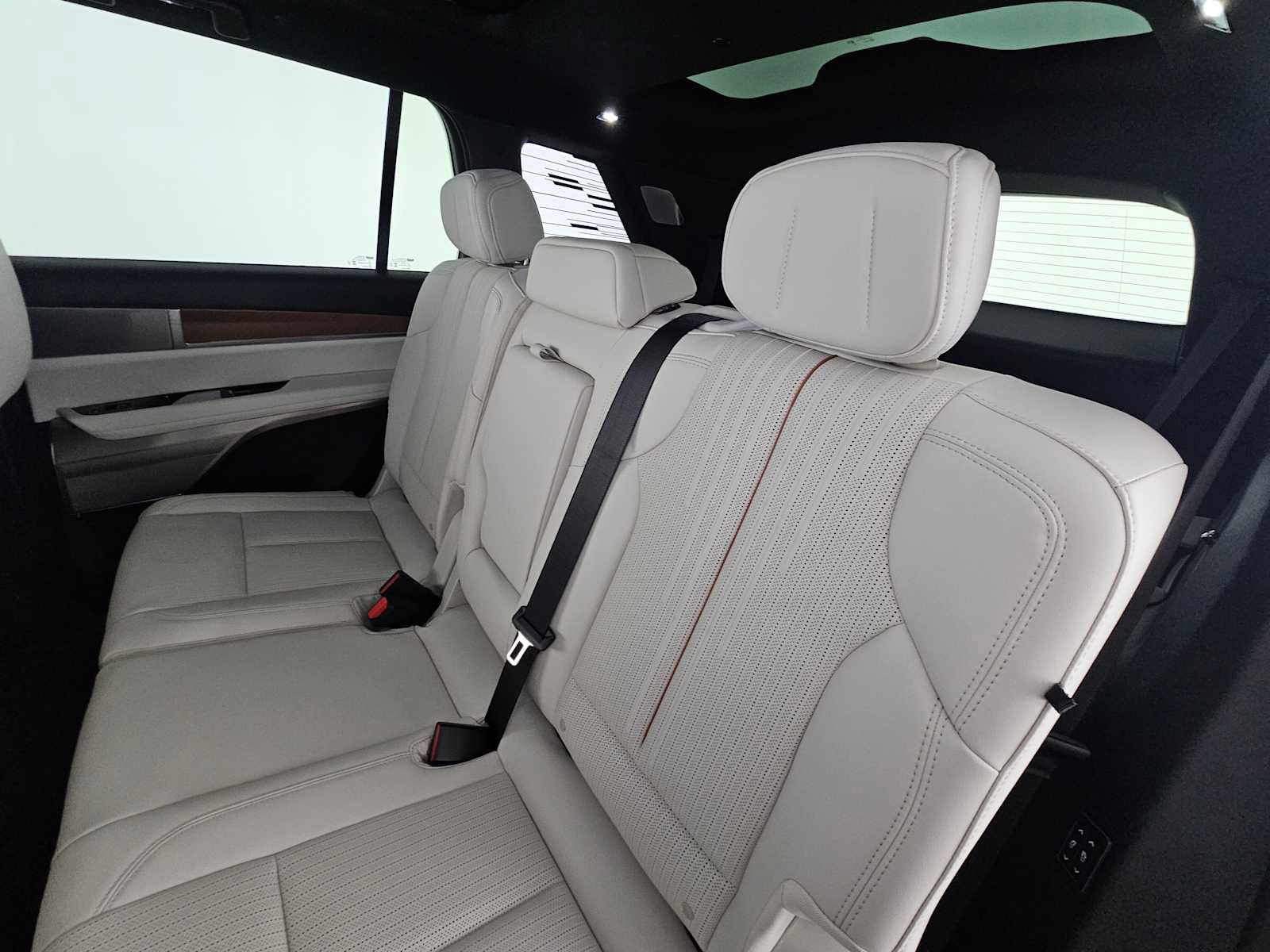 New 2026 Cadillac Vistiq Luxury AWD/4WD image 19