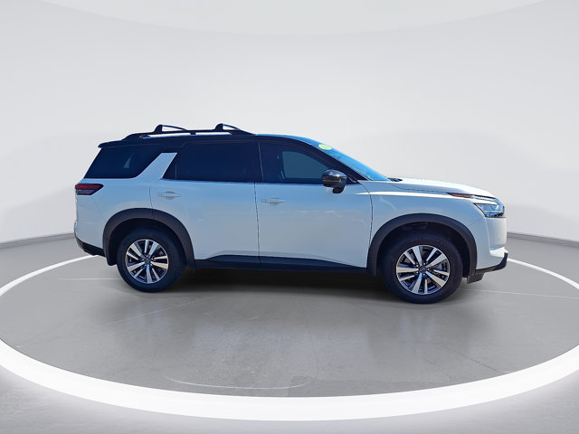Used 2024 Nissan Pathfinder SL AWD/4WD image 10