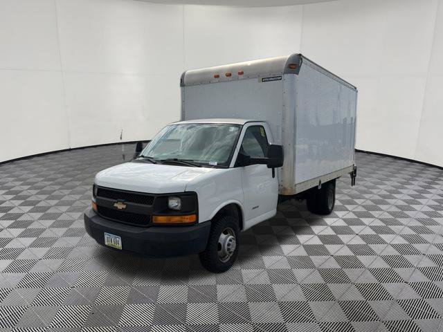 Used 2013 Chevrolet Express 4500 RWD image 12