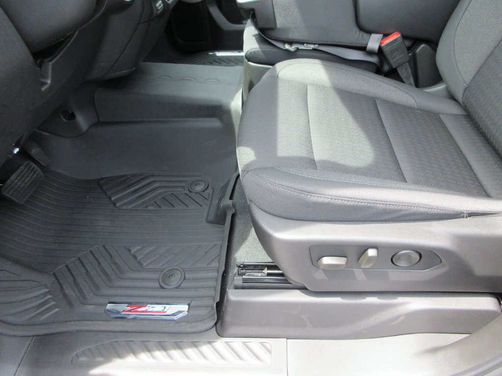 New 2026 Chevrolet Silverado 1500 Custom Trail Boss w/ LPO, Dark Essentials Package AWD/4WD image 23
