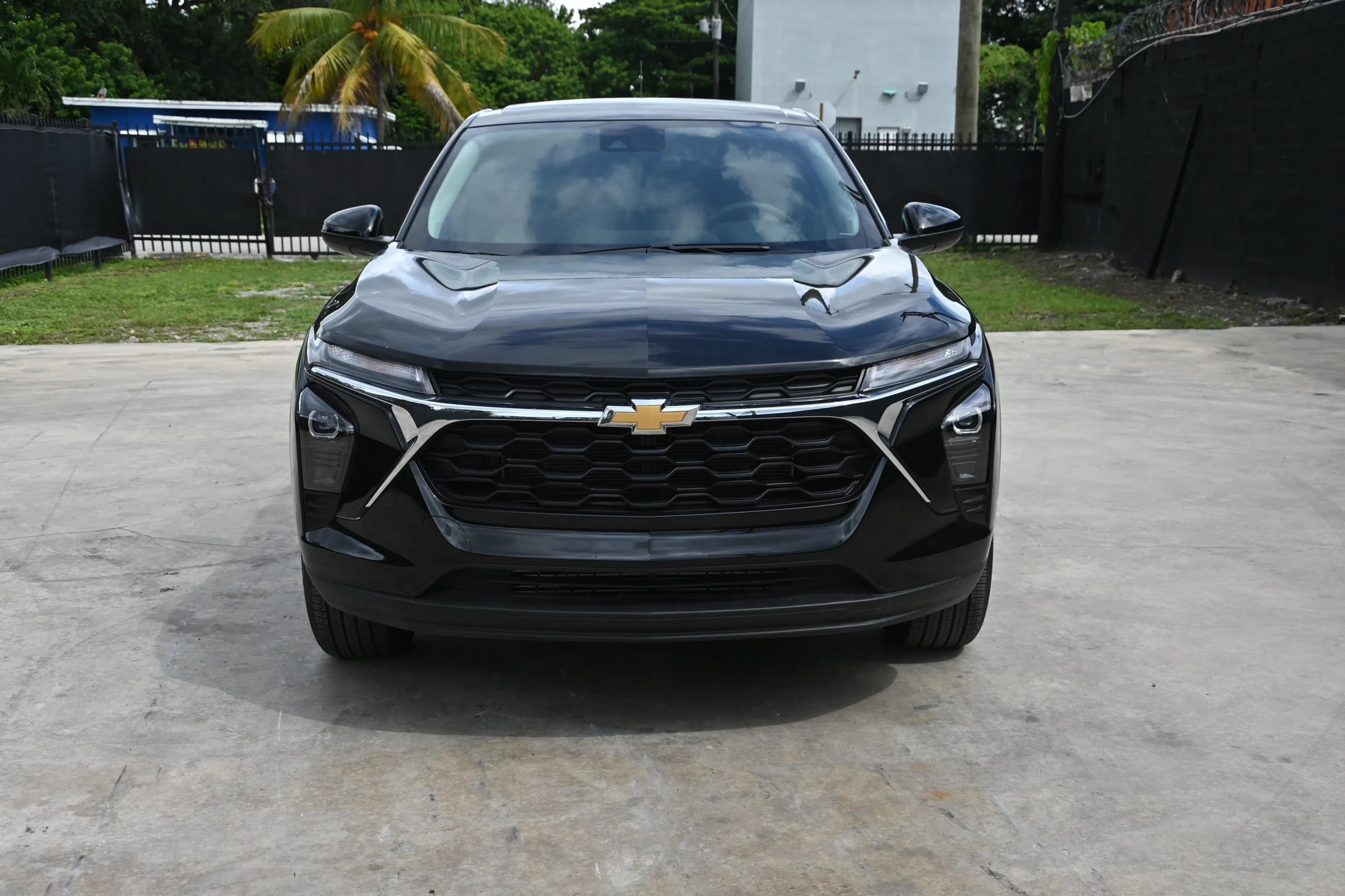 Used 2026 Chevrolet Trax LS w/ LS Convenience Package FWD image 2