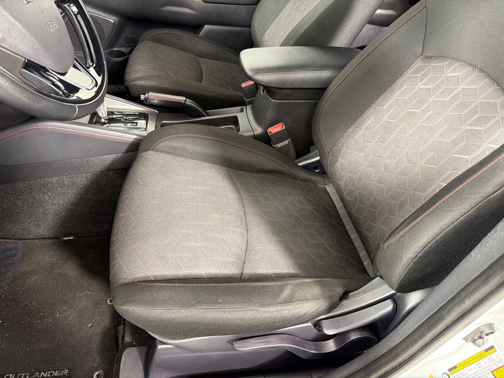 Used 2020 Mitsubishi Outlander Sport Black Edition image 11