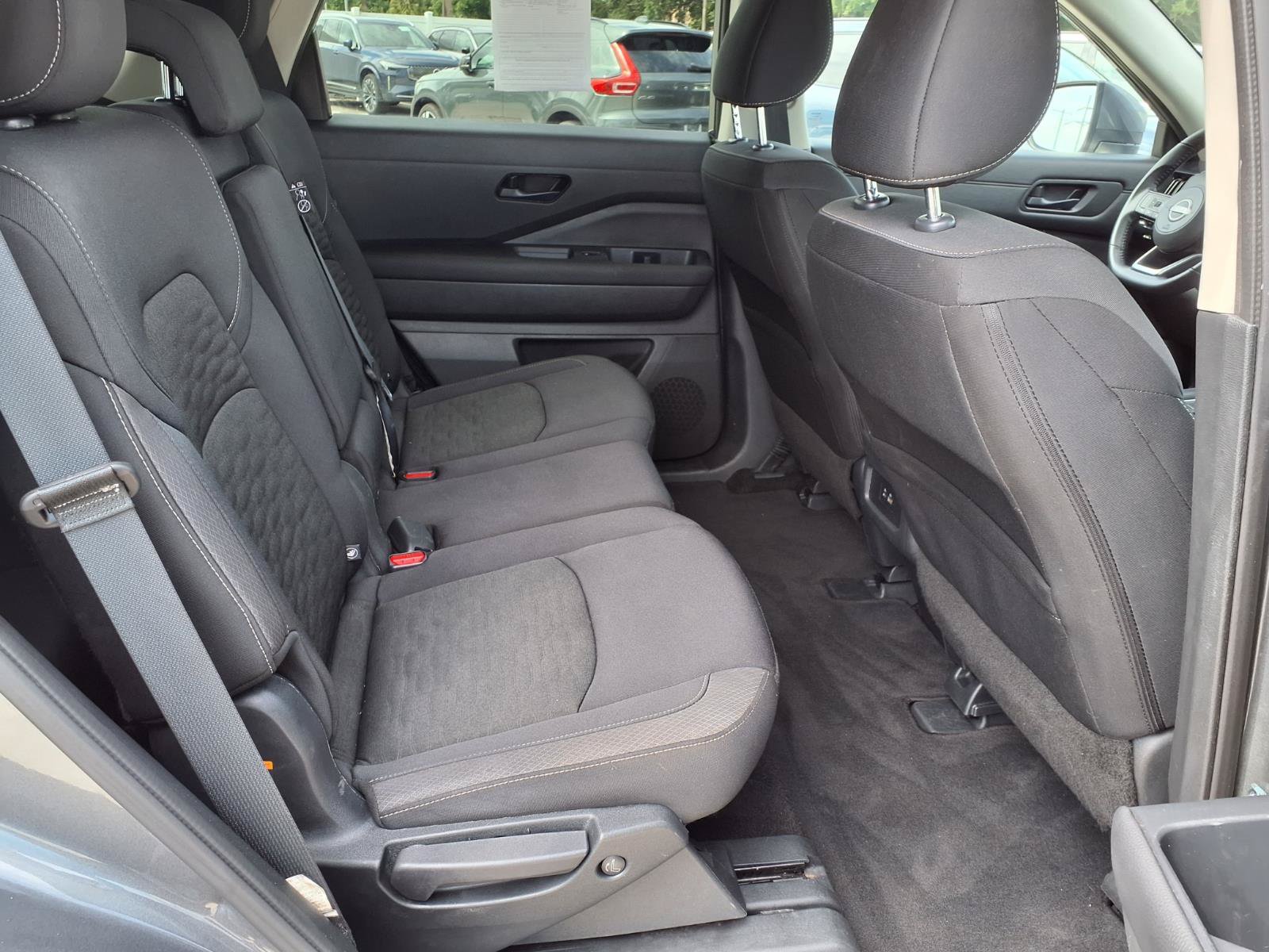 Used 2025 Nissan Pathfinder SV FWD image 14