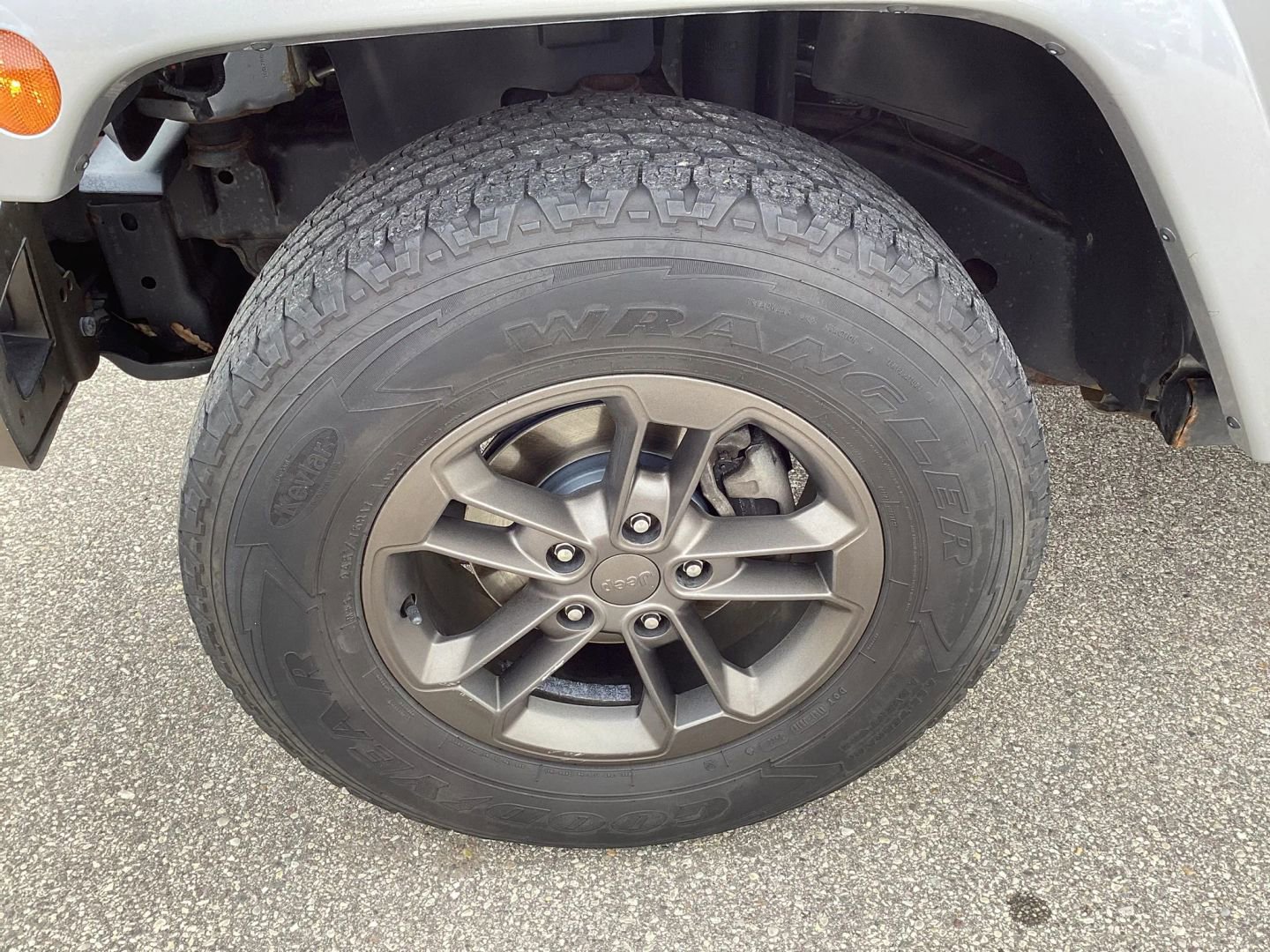 Used 2016 Jeep Wrangler Unlimited Sahara image 39