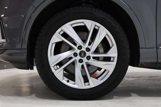 Used 2024 Audi Q7 3.0T Premium Plus AWD/4WD image 9