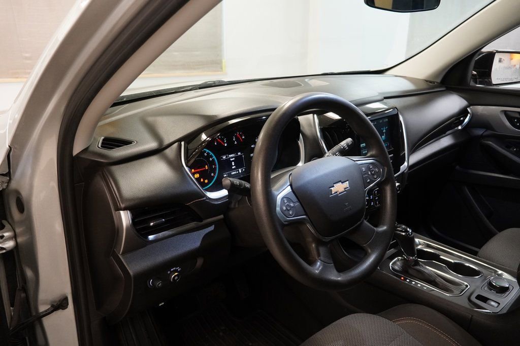 Used 2018 Chevrolet Traverse LS FWD image 8