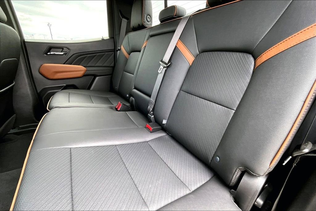 Used 2023 GMC Canyon AT4 w/ AT4 Premium Package AWD/4WD image 24