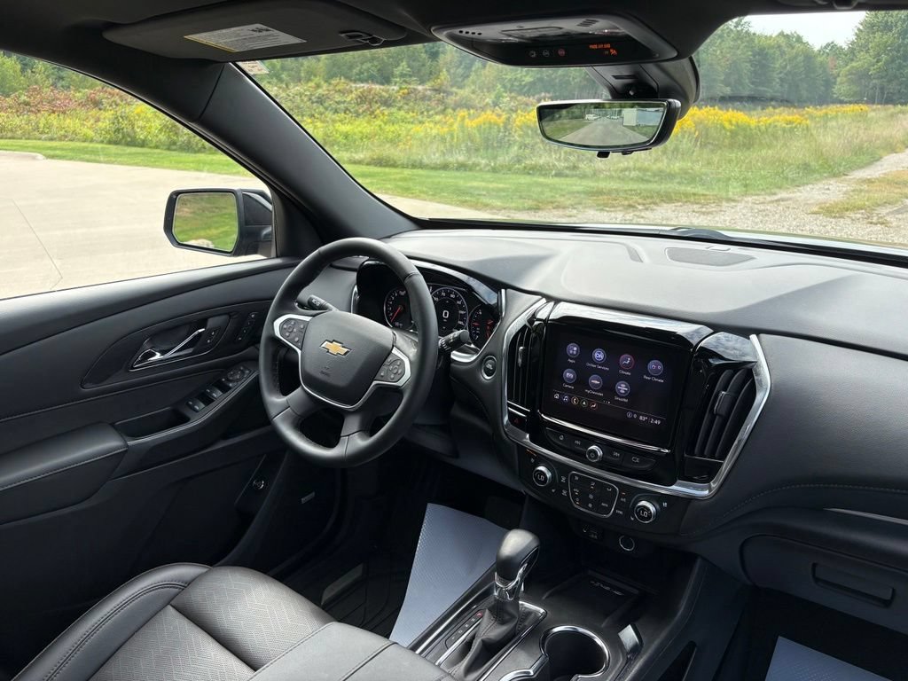 Used 2023 Chevrolet Traverse High Country AWD/4WD image 44