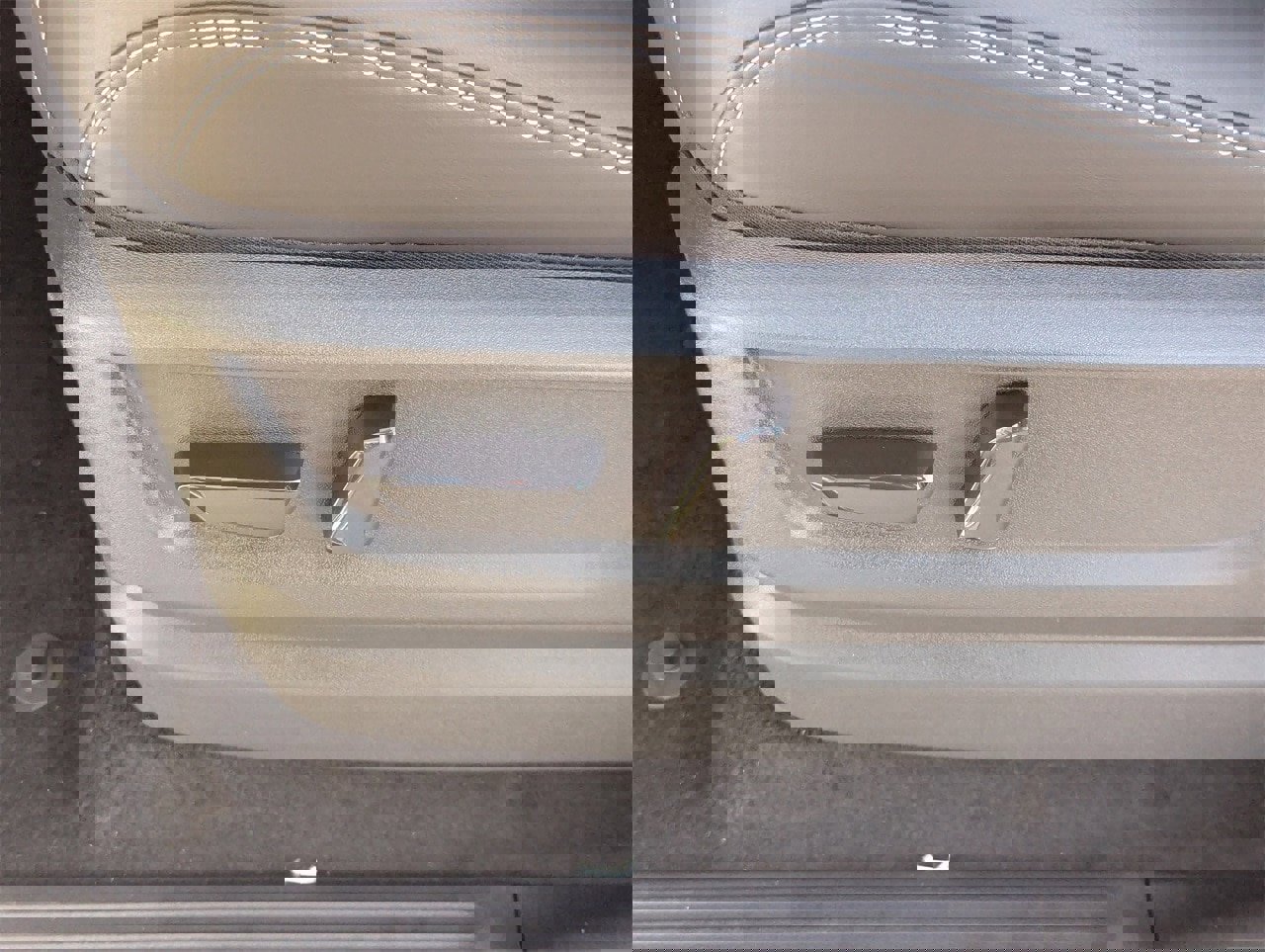 New 2025 Nissan Armada SV image 13