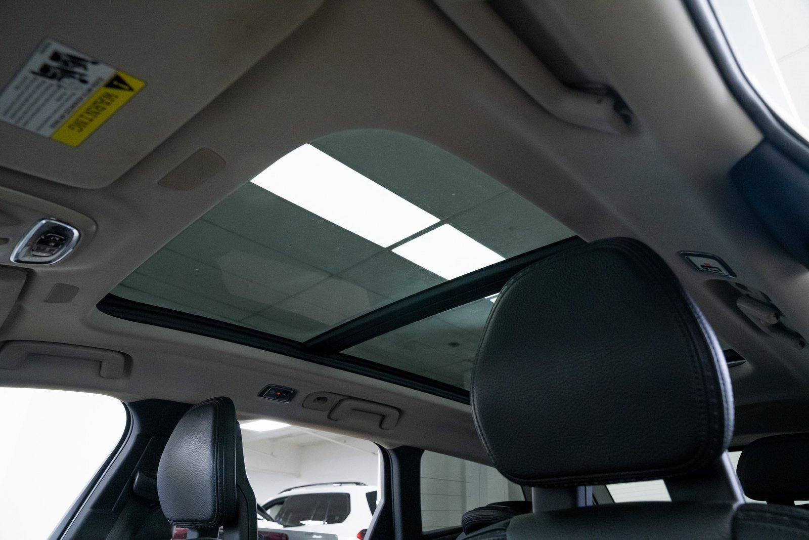 Used 2017 Volvo V90 T6 Cross Country image 15