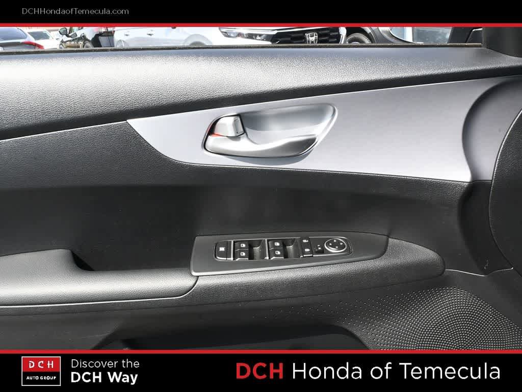 Used 2024 Kia Forte LXS w/ LXS Technology Package FWD image 16