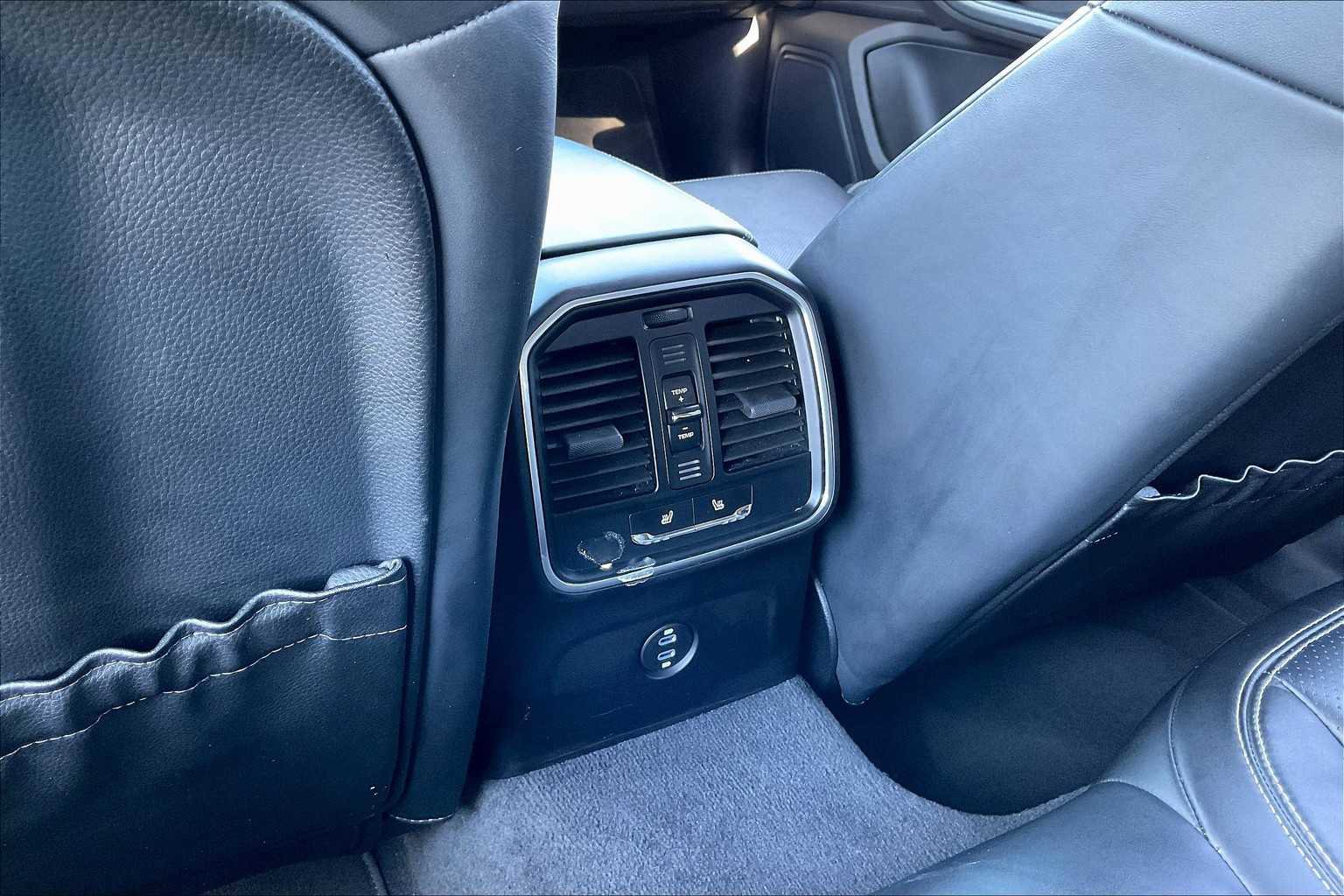 Used 2023 Porsche Macan image 38