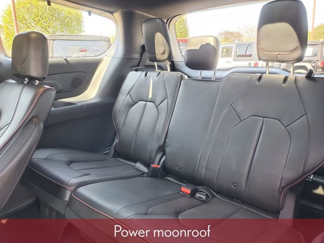 Used 2020 Chrysler Pacifica Limited image 41