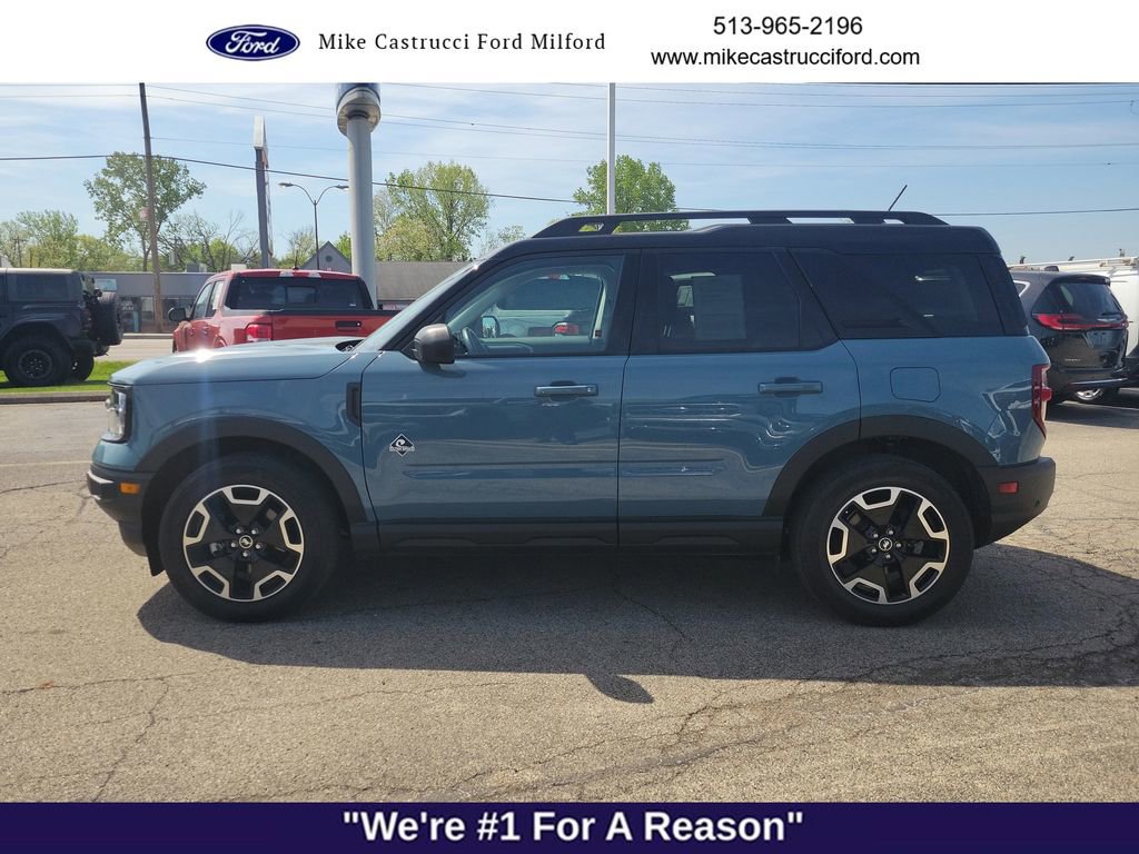 Used 2023 Ford Bronco Sport Outer Banks w/ Tech Package image 2