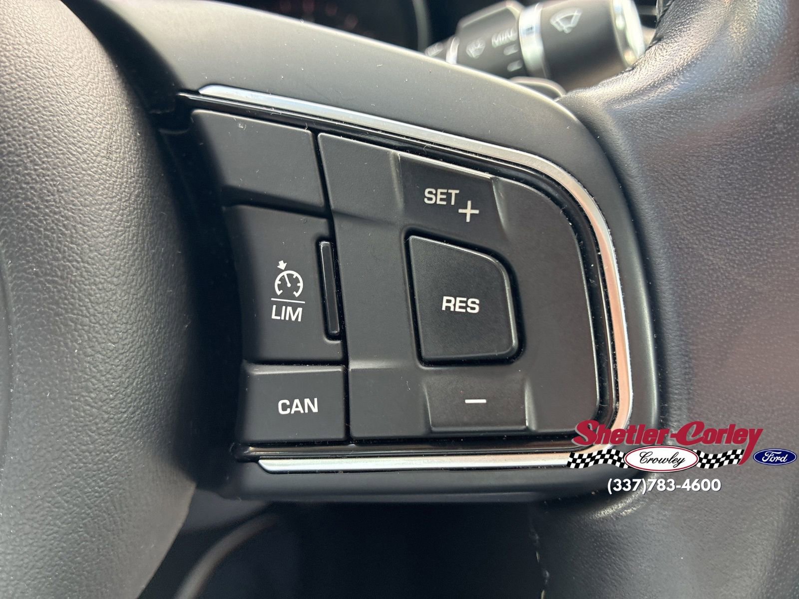 Used 2018 Jaguar XF Premium RWD image 27
