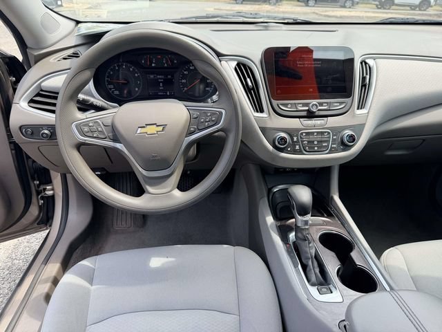 Used 2022 Chevrolet Malibu LT FWD image 17