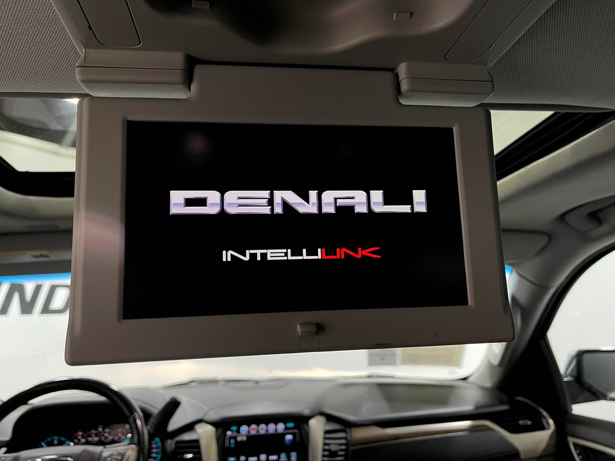Used 2019 GMC Yukon XL Denali w/ Denali Ultimate Package AWD/4WD image 12