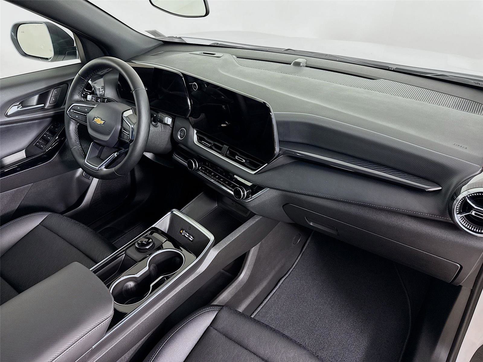 Used 2026 Chevrolet Equinox LT w/ Convenience Package II image 28