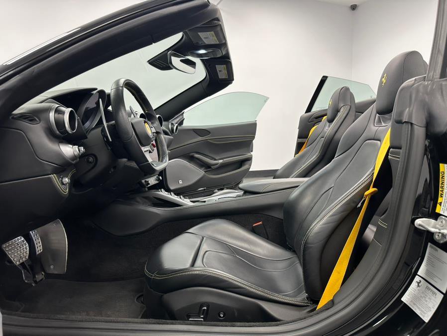 Used 2019 Ferrari Portofino RWD image 51