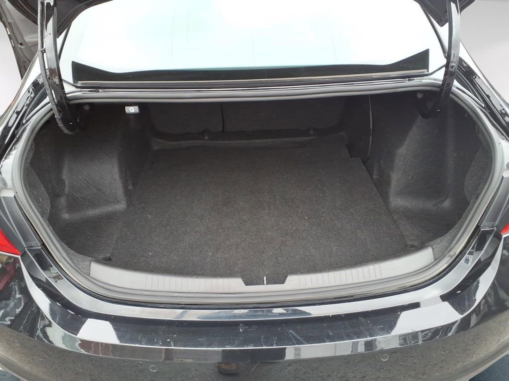 Used 2025 Chevrolet Malibu LT image 14