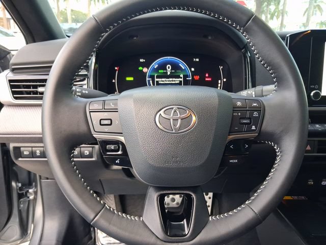 Used 2026 Toyota Camry SE FWD image 15