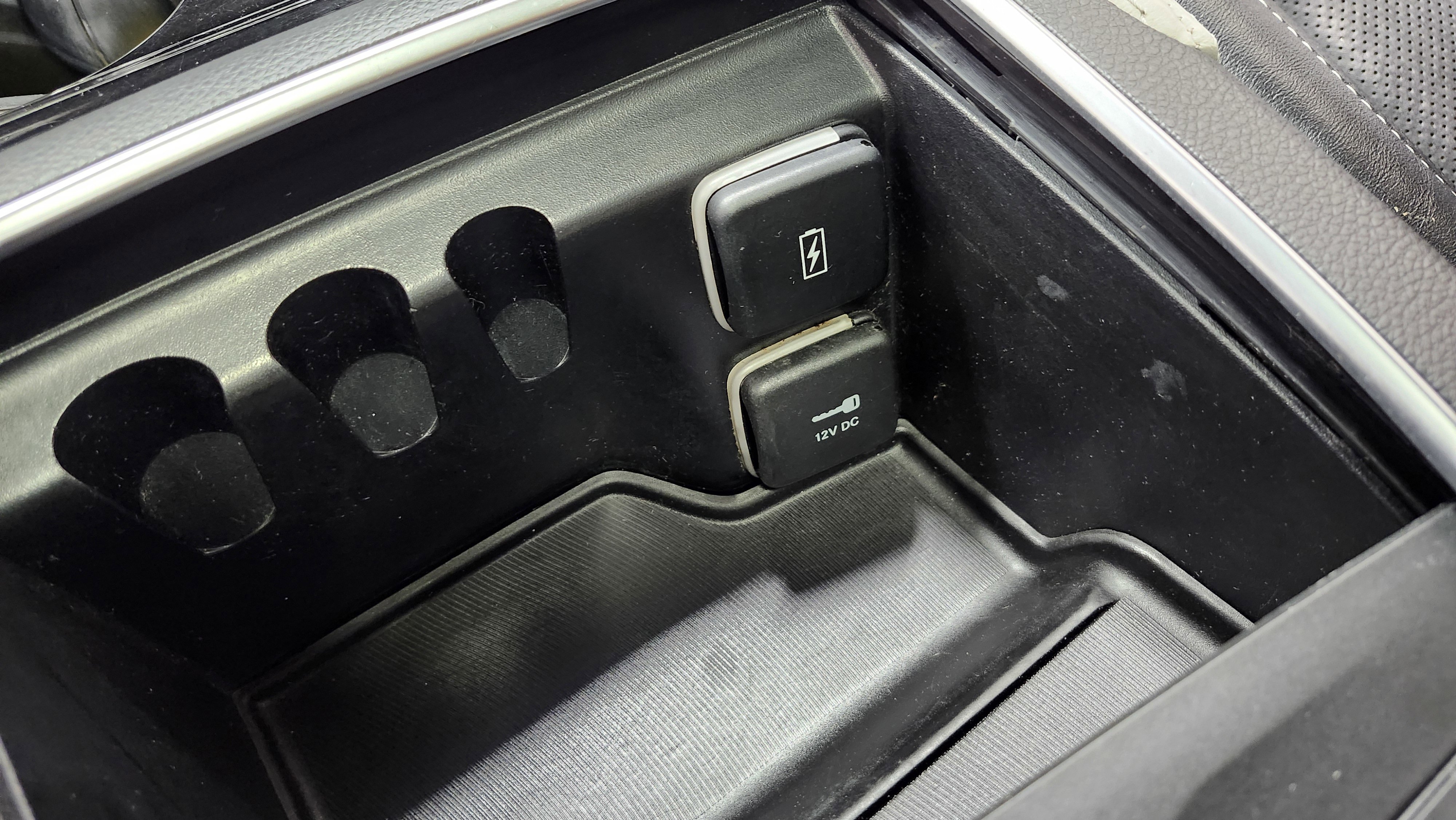 Used 2023 Chrysler Pacifica Limited image 11