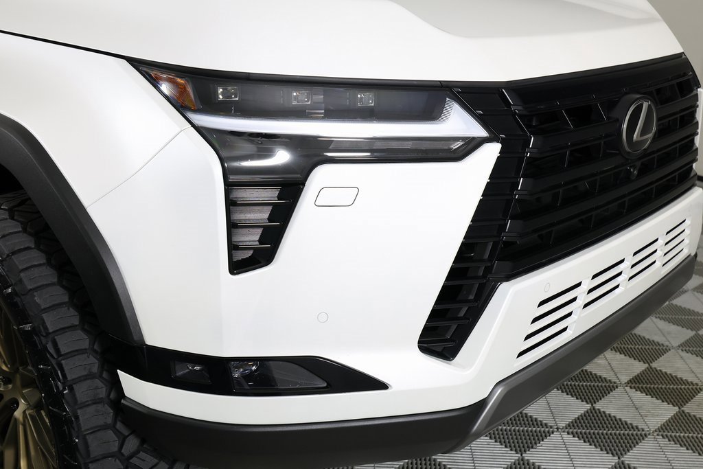 Used 2024 Lexus GX 550 image 43
