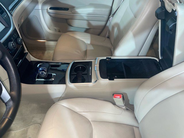Used 2013 Chrysler 300 w/ Driver Convenience Group image 23