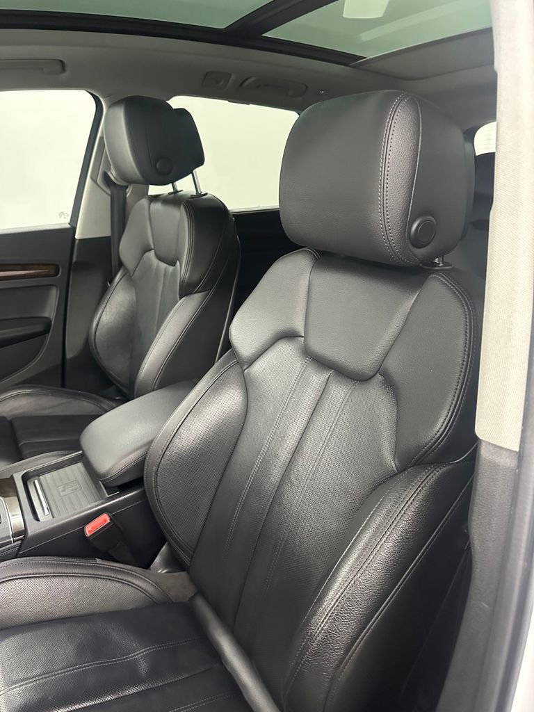Used 2019 Audi Q5 2.0T Premium Plus w/ Premium Plus Package AWD/4WD image 13