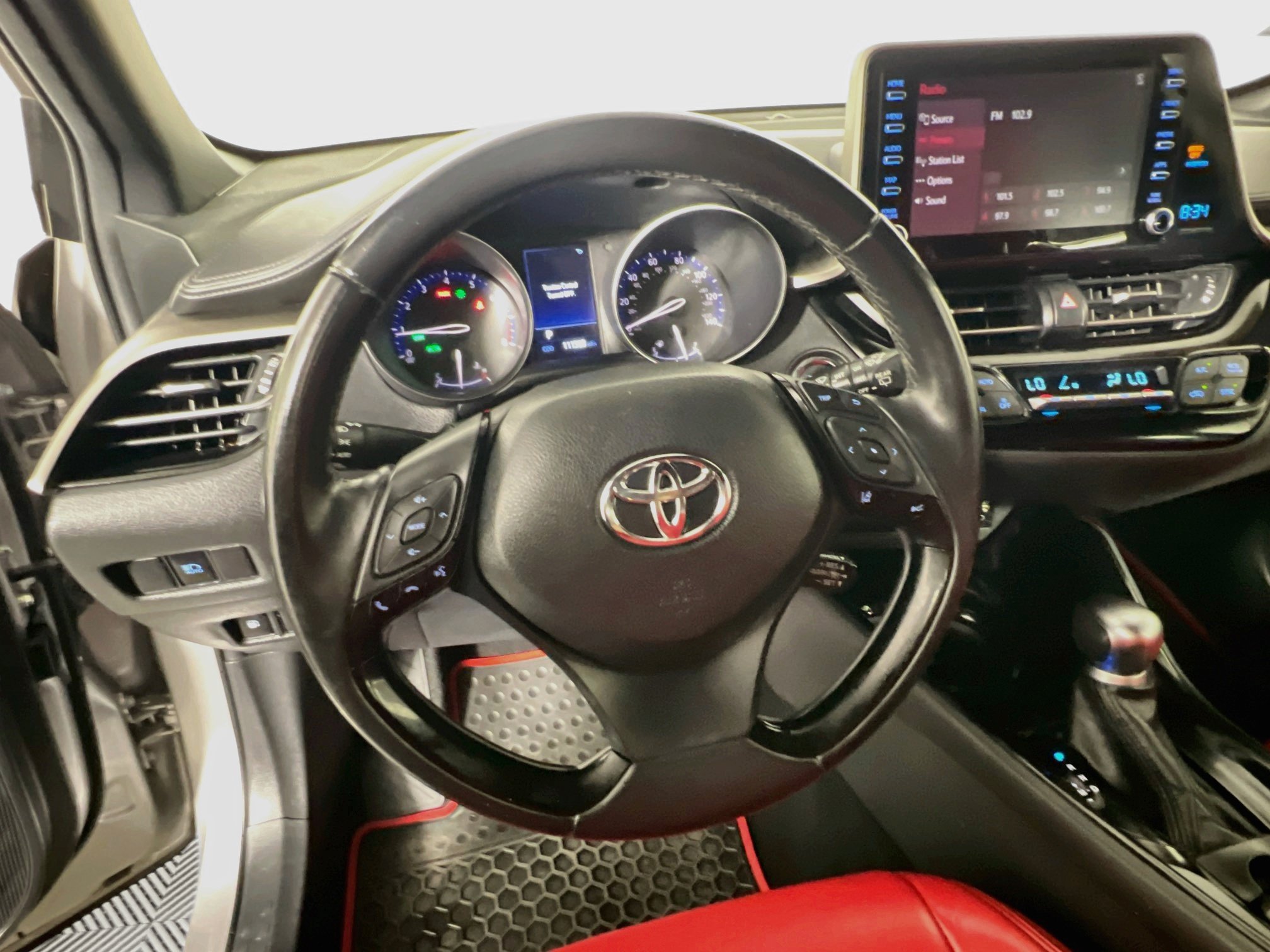 Used 2019 Toyota C-HR XLE FWD image 17