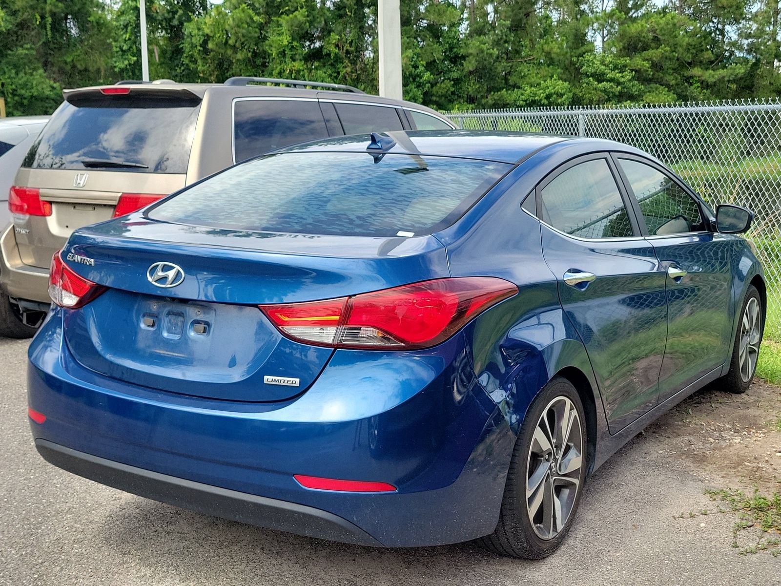 Used 2015 Hyundai Elantra Limited FWD image 6