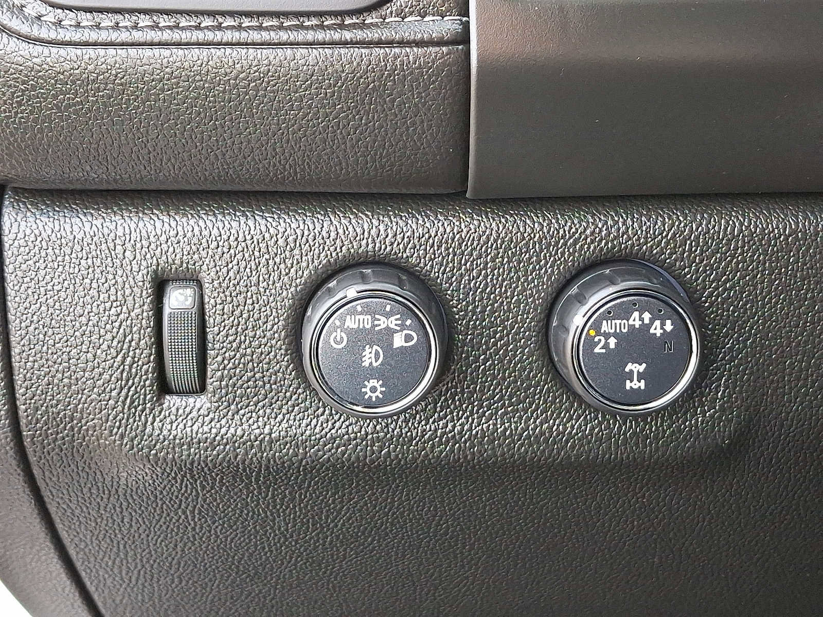 Used 2018 GMC Canyon SLT w/ Driver Alert Package image 25