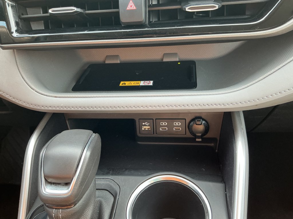 Used 2023 Toyota Highlander XLE FWD image 29