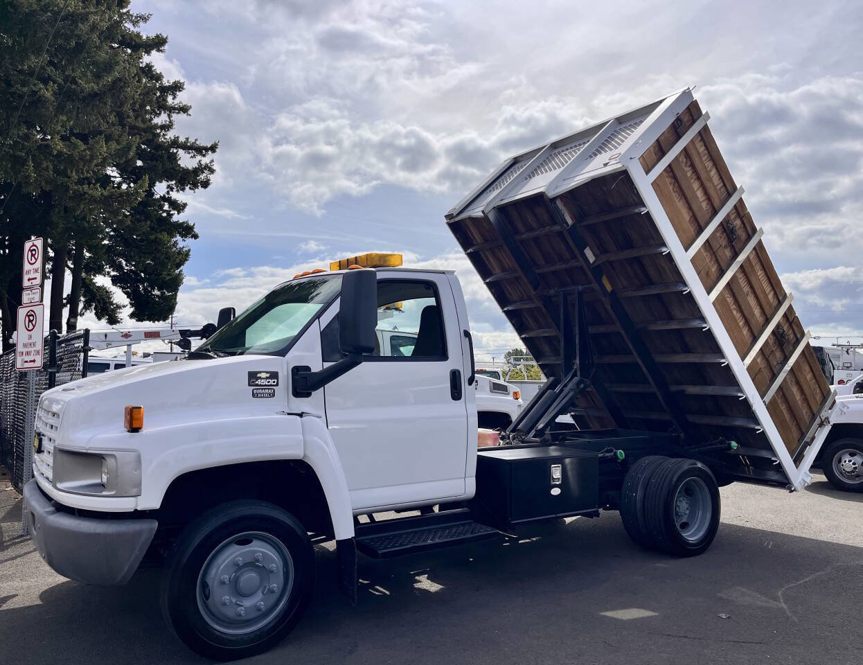 Used 2008 Chevrolet Kodiak C4500 2WD Regular Cab image 1