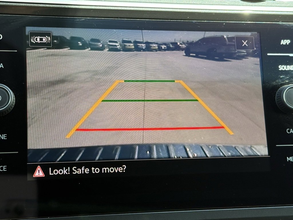 Certified 2024 Volkswagen Tiguan SE image 8