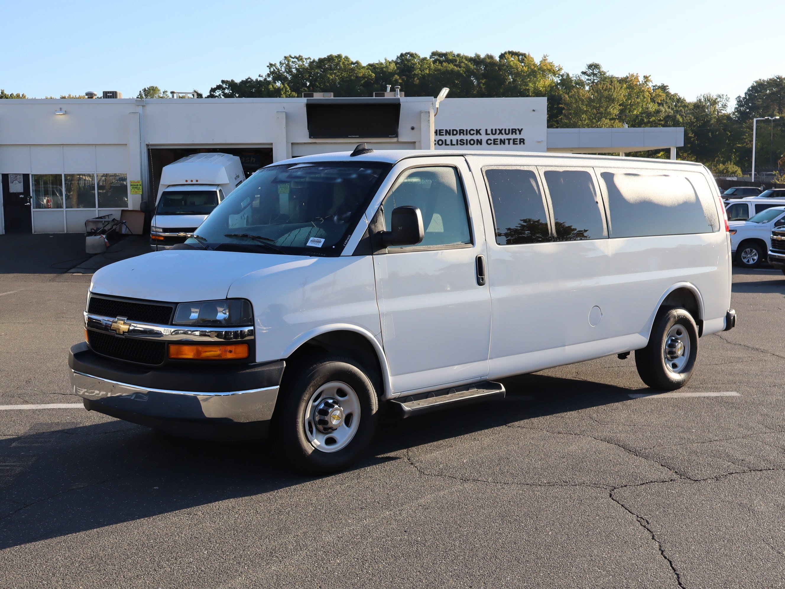 Used 2025 Chevrolet Express 3500 LT w/ LT Preferred Equipment Group RWD image 5