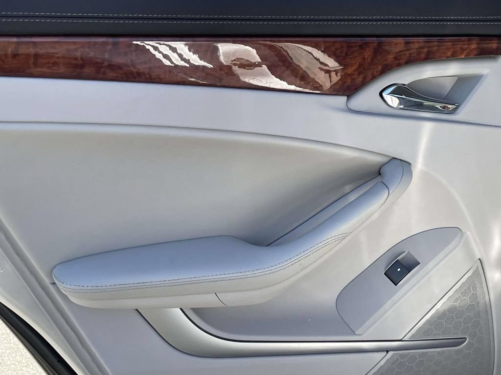 Used 2010 Cadillac CTS Luxury RWD image 9