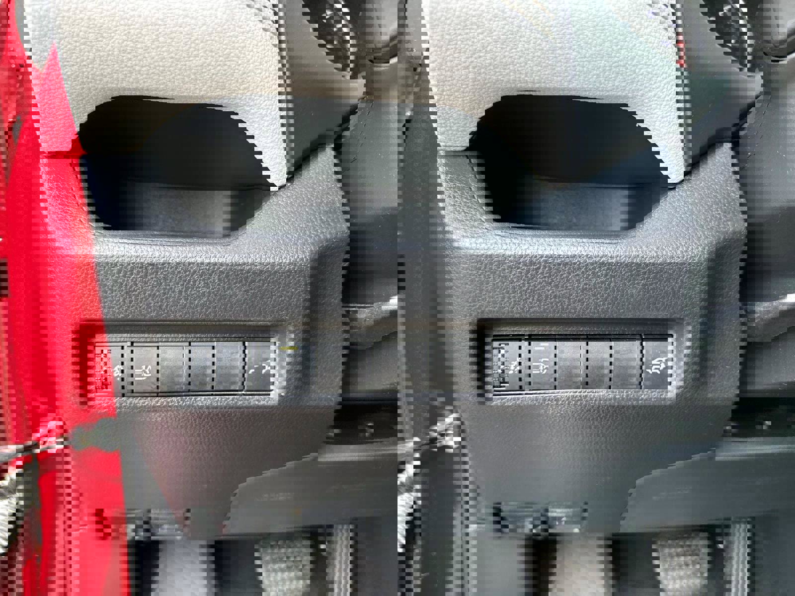 Used 2021 Toyota RAV4 XLE Premium image 32