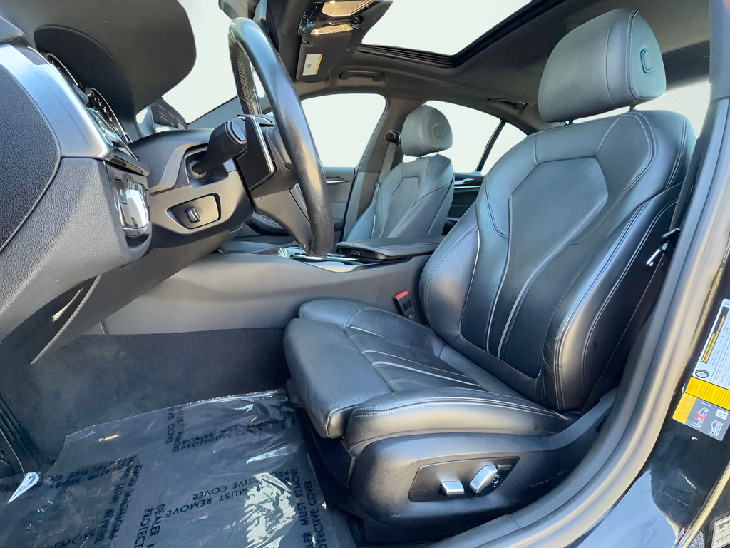 Used 2018 BMW 530e xDrive AWD/4WD image 18