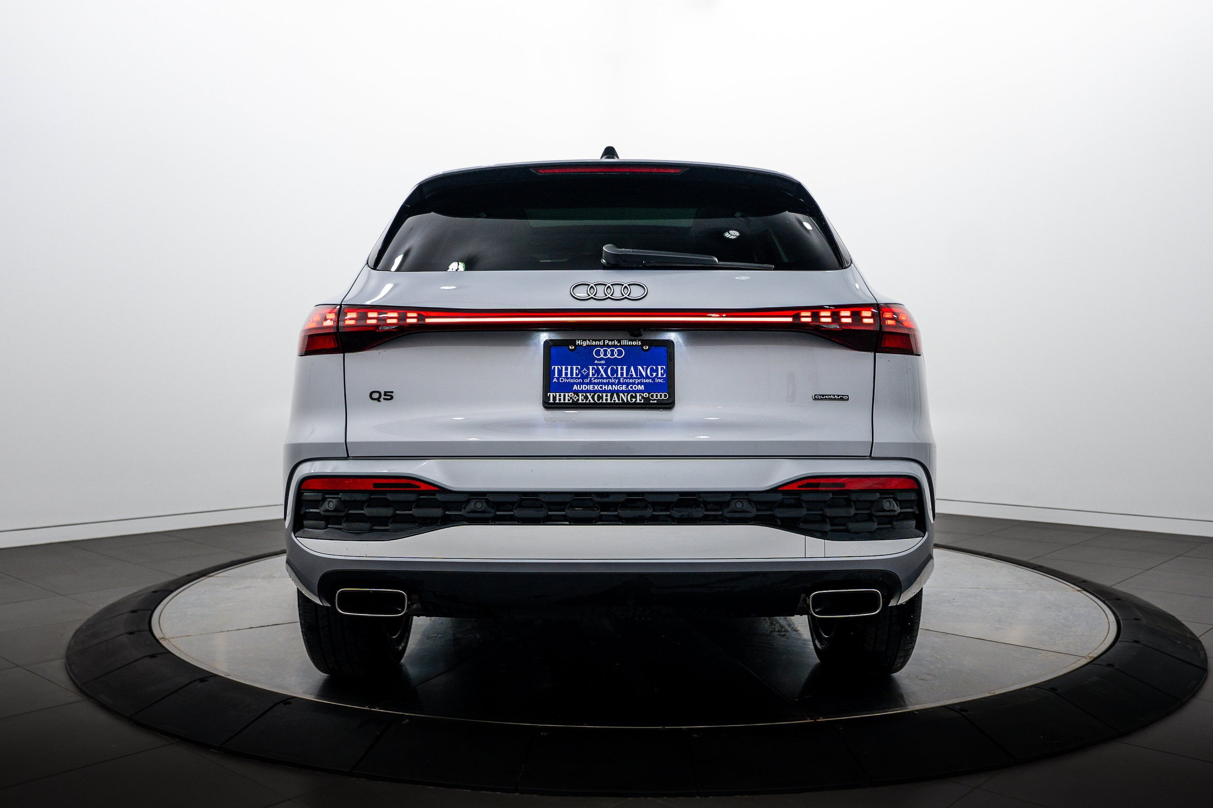 Used 2025 Audi Q5 Premium Plus w/ Premium Plus AWD/4WD image 21
