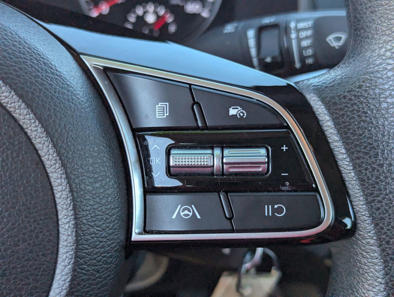 Used 2024 Kia Forte LXS image 25