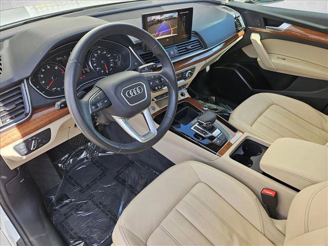 Used 2023 Audi Q5 2.0T Premium w/ Convenience Package AWD/4WD image 11