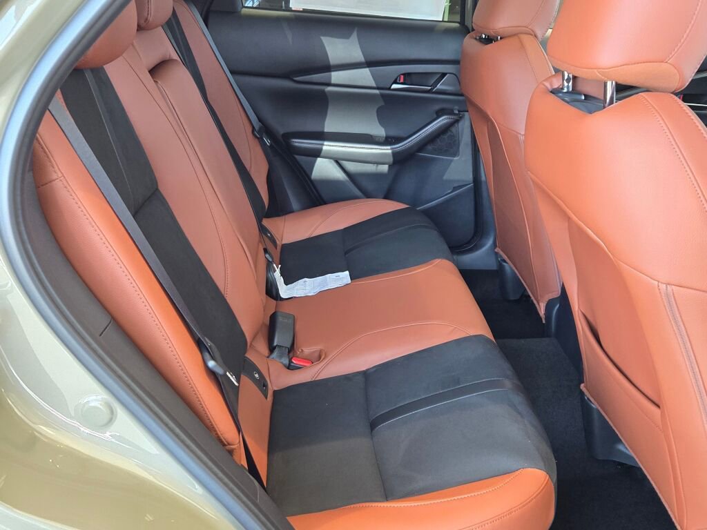 New 2025 MAZDA CX-30 Carbon image 7