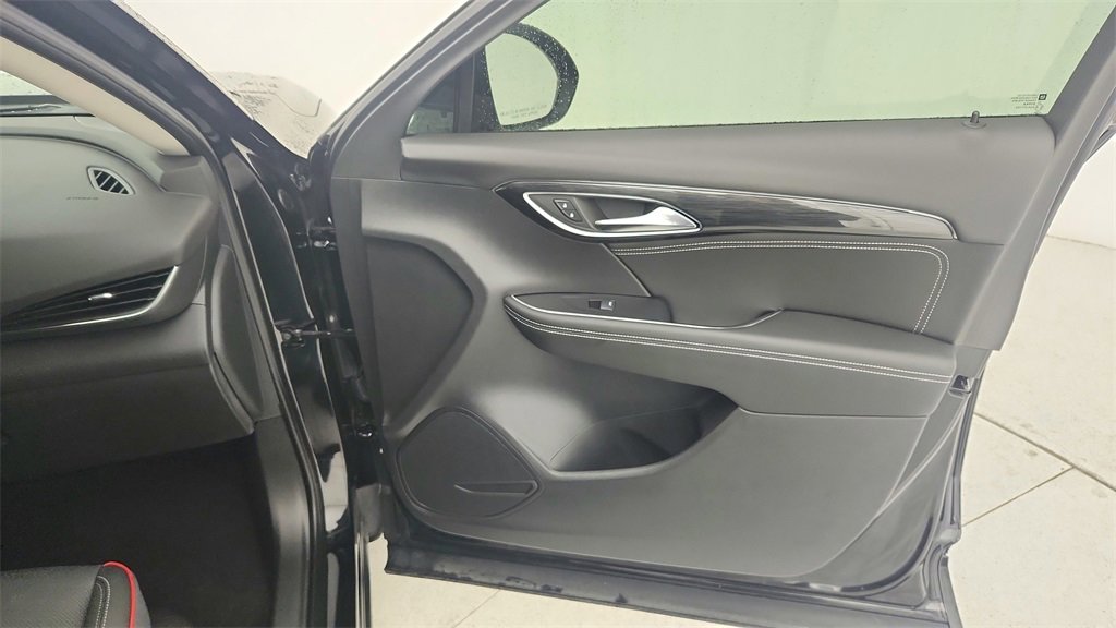 Used 2023 Buick Envision Essence w/ Sport Touring Package image 33